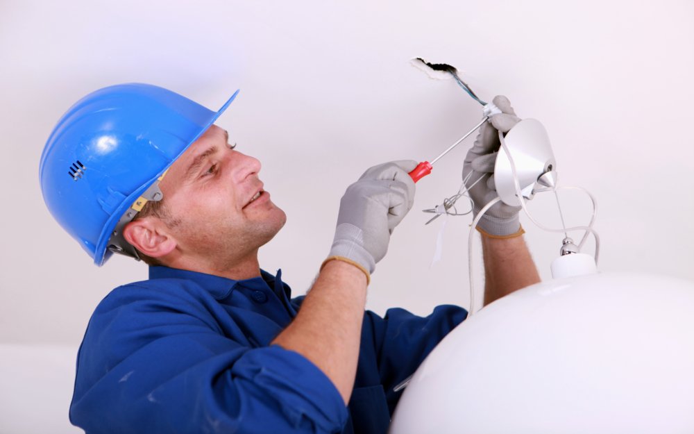 5 Electrical Repairs NOT to Try on Your Own2